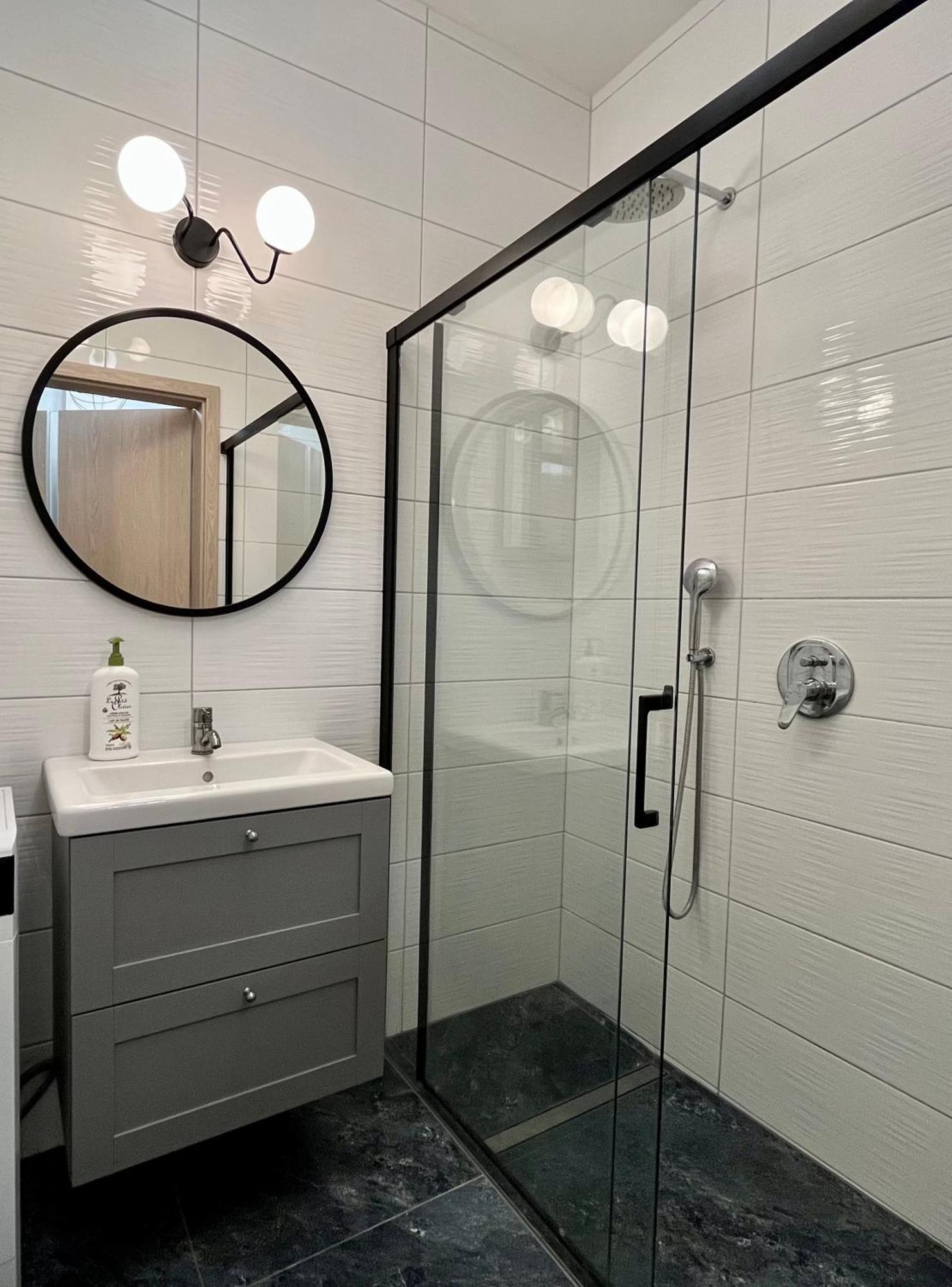 Feelhome Apartment With Kitchen Krakow Luaran gambar