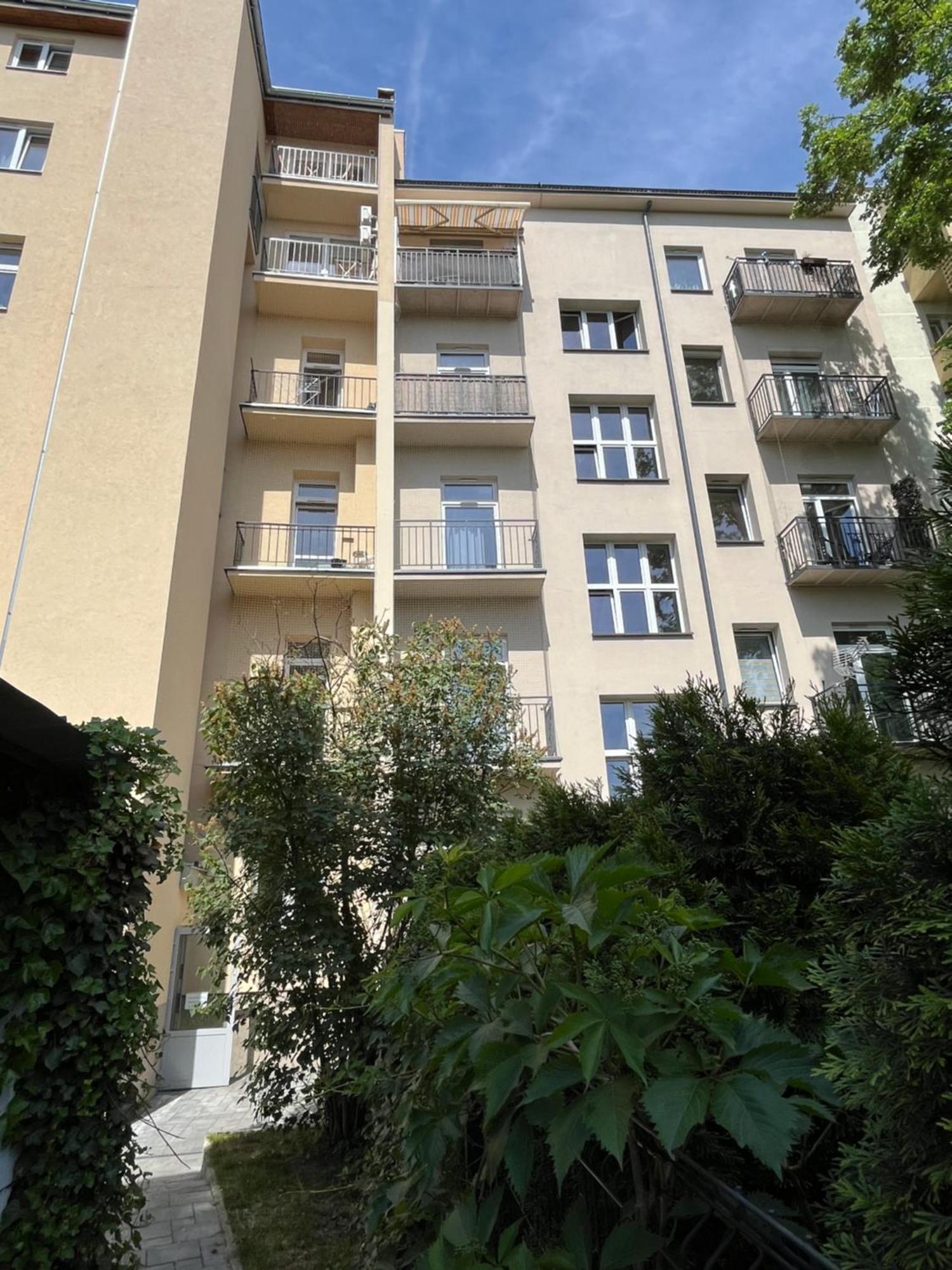 Feelhome Apartment With Kitchen Krakow Luaran gambar